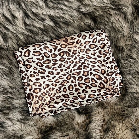 Cheetah Print Silk Pillowcase (Polyester Silk feel) - Picture 1 of 3